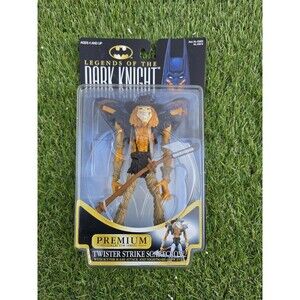 TWISTER STRIKE SCARECROW--LEGENDS OF THE DARK KNIGHT--ACTION FIGURE New On Card